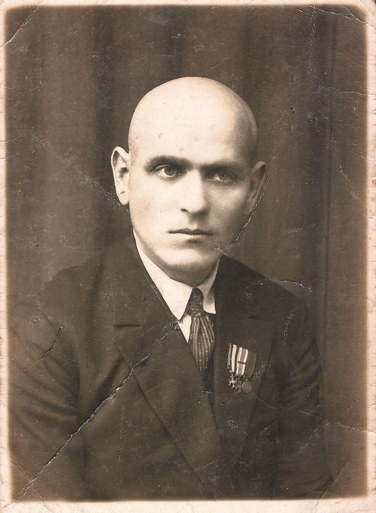 Ostatnie znane nam zdjęcie Narcyza z dedykacją: Na pamiątkę bratu Bolesławowi - Narcyz. Czeres, dnia 9.VI.1935 roku